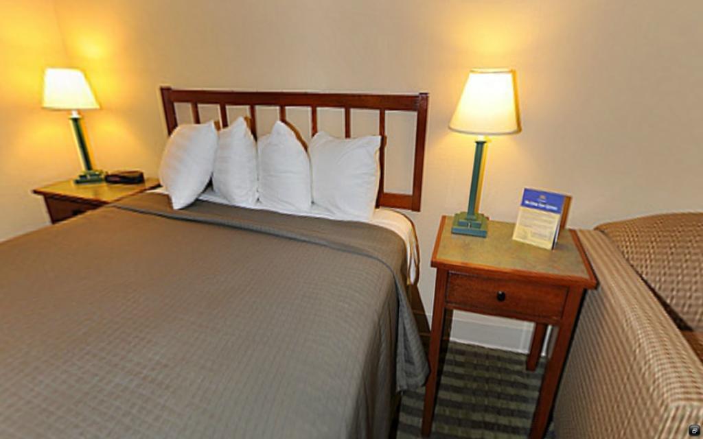 Norwood Inn And Suites Chaska Room photo